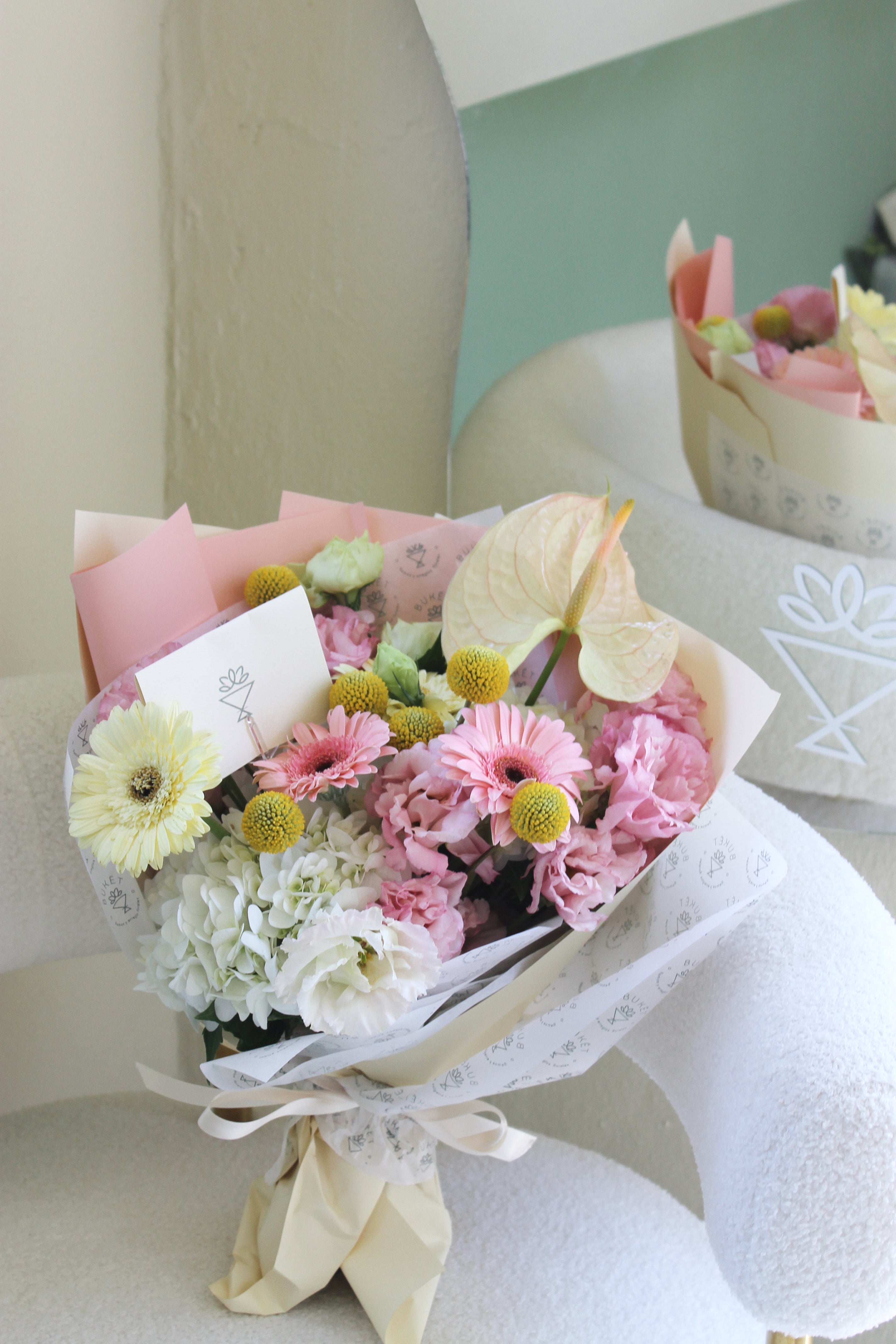 Ramo birthday cake – Buket Flower Studio